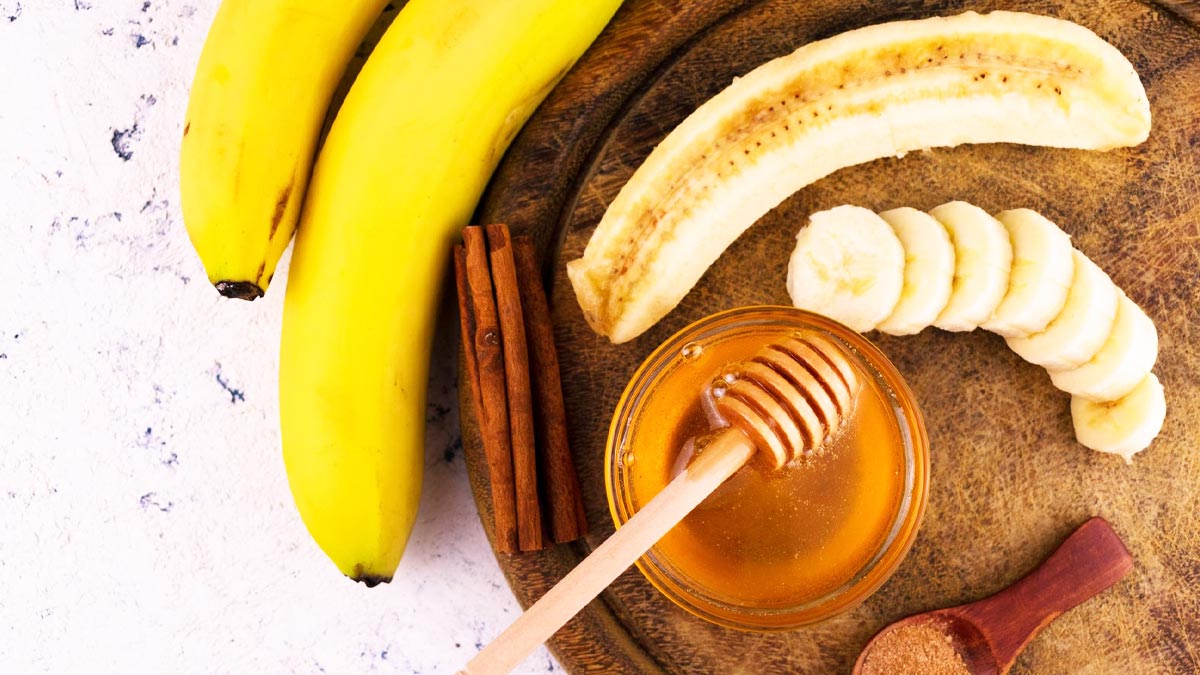 Shahad-Me-Kya-Milakar-Chehre-Par-lagaye