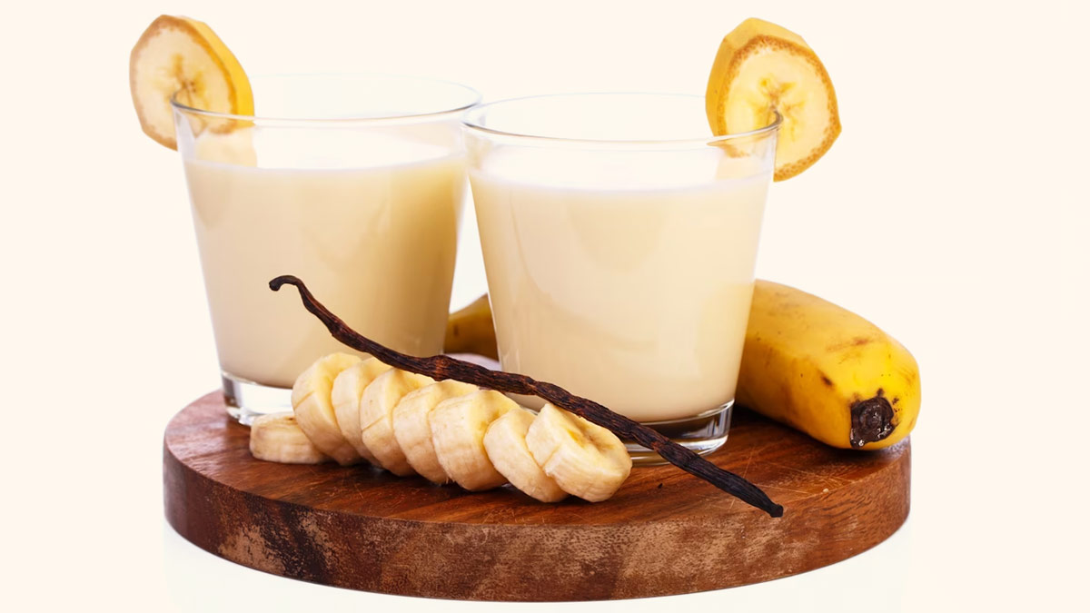 Health Benefits of Banana and milk in Pregnancy in Hindi