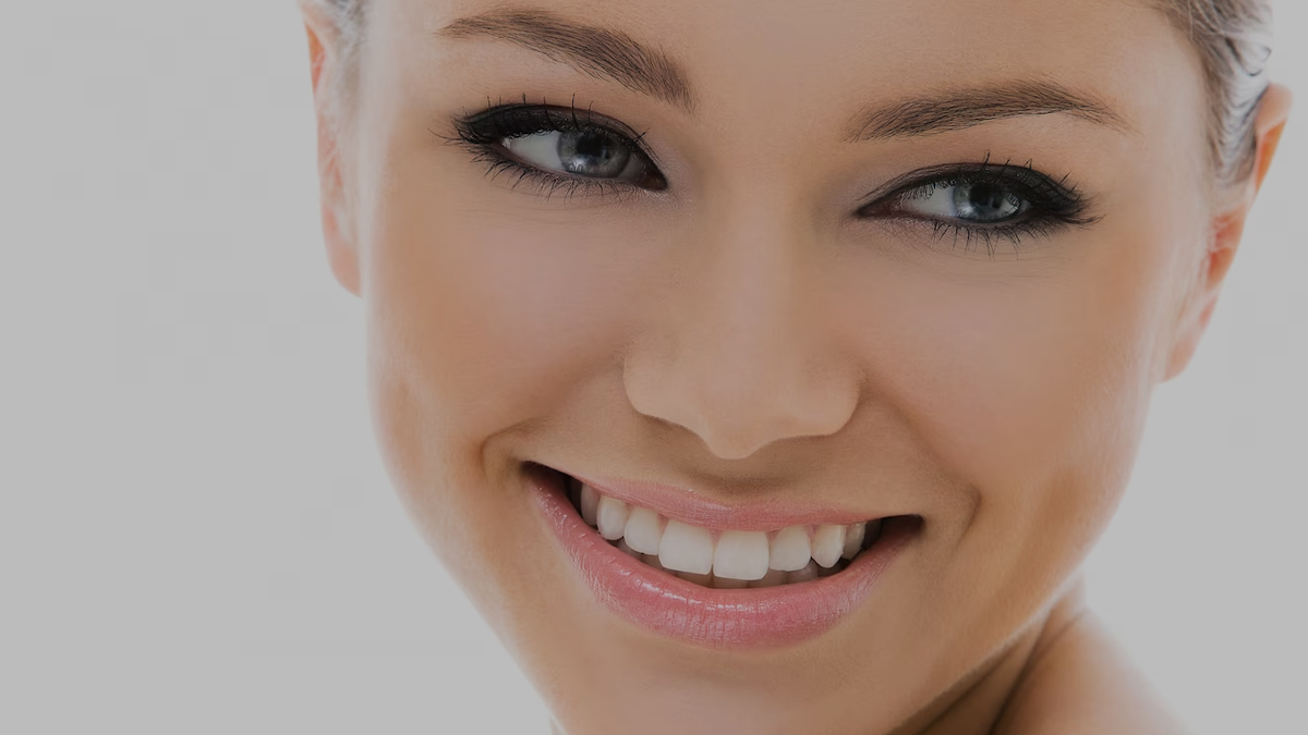 banana peel for clean teeth