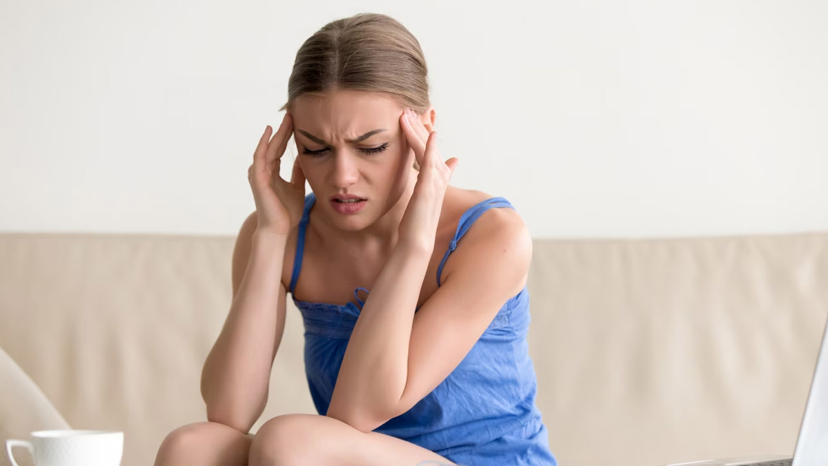 hermicrania continua in hindi