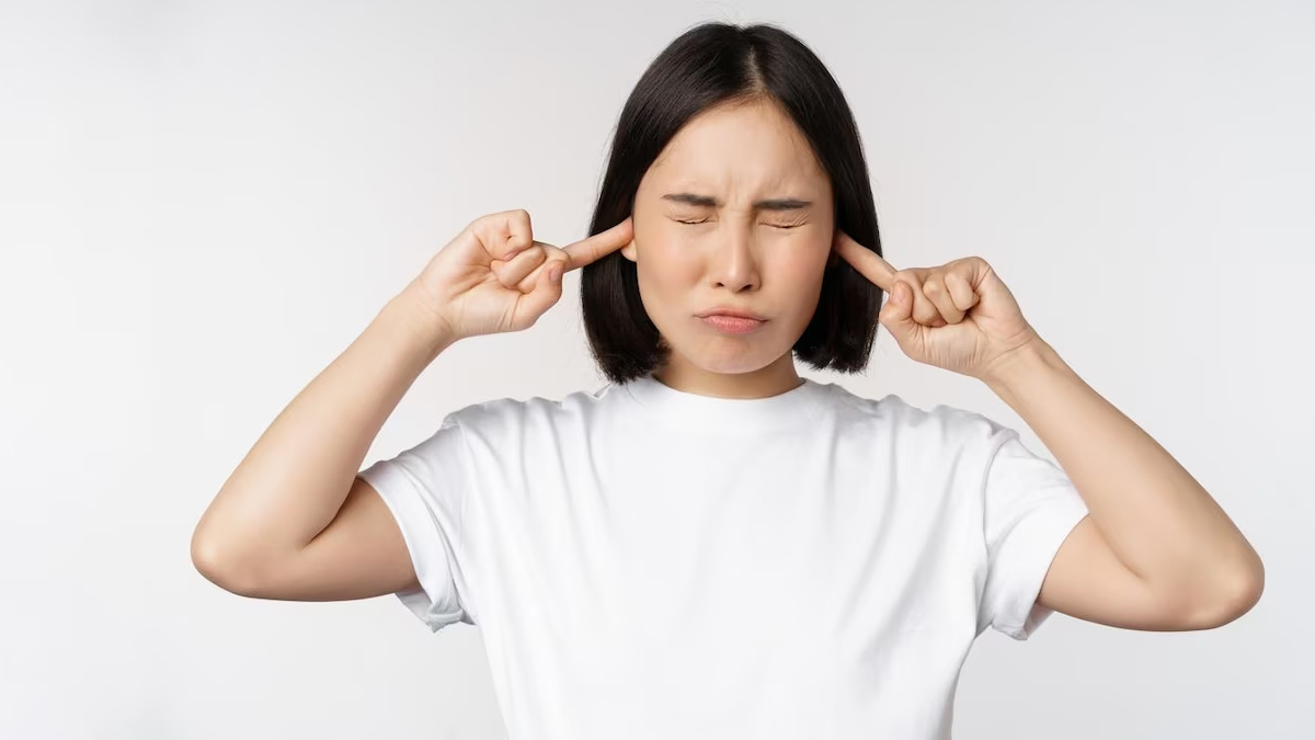 ringing in ear tinnitus symptoms causes treatment in hindi