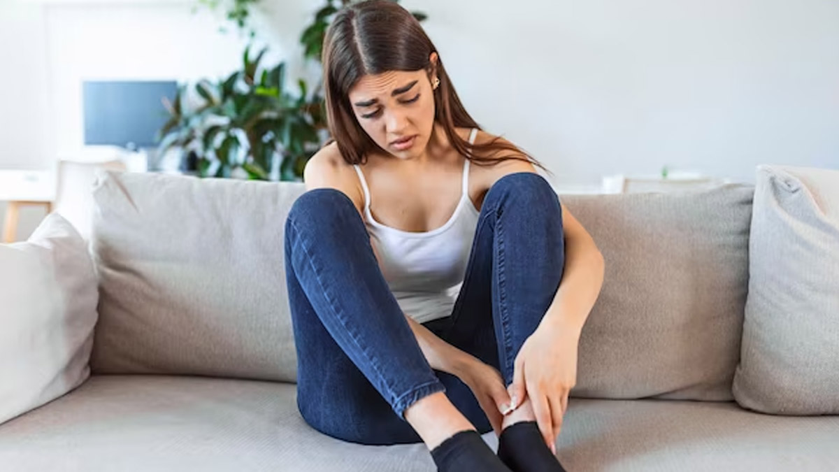 ज्यादा चलने के कारण दर्द पैर में है दर्द? ऐसे करें पैरों की मालिश, जल्द मिलेगा आराम