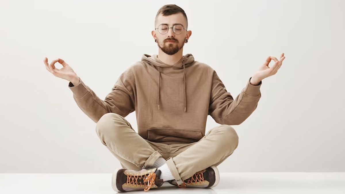 One minute yoga asanas to reduce stress