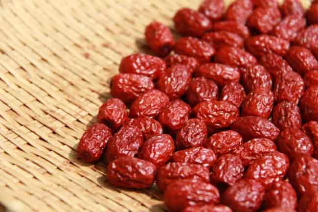 Health Benefits of Eating Dates In Winters
