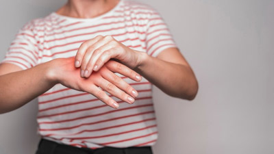 Can Not Explain Why You Have Swollen Hands? Expert Blames Excessive Salt Intake