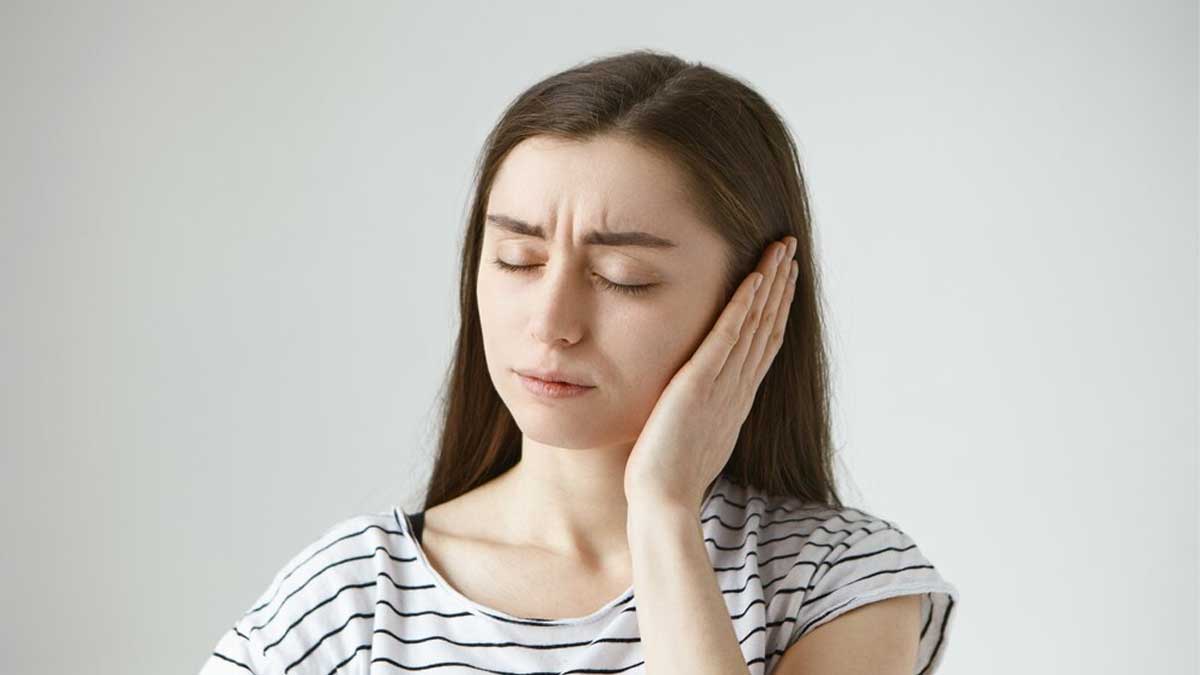 Ear Pain Due To Cold? Try These Home Remedies To Get Rid Of The Pain