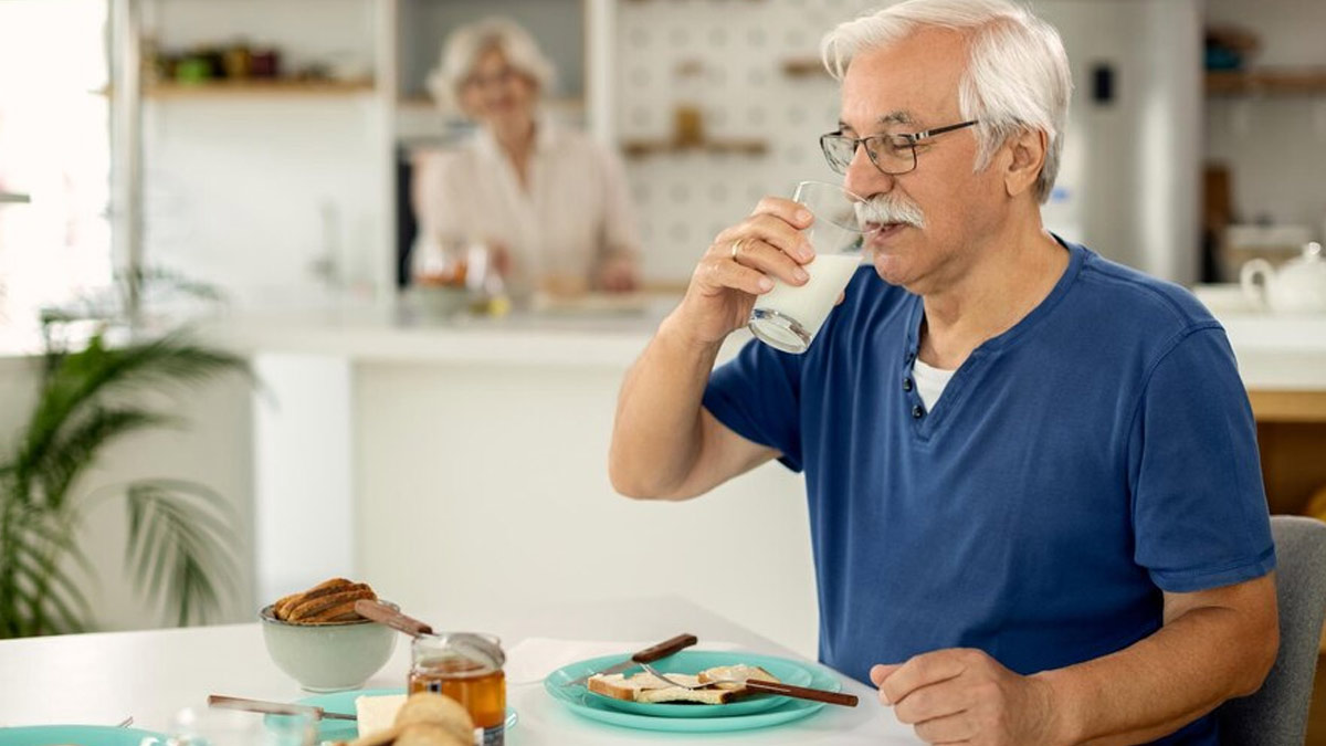 Healthy Foods To Manage Cholesterol Levels In Older People