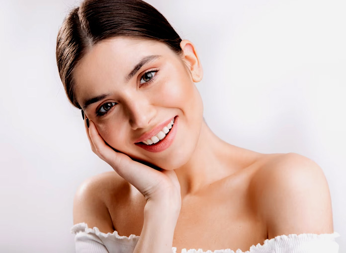 Nutrients To Get Moisturised And Glowing Skin Naturally