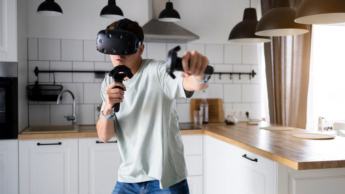 Advocating For Gaming, PM Narendra Modi Spotted With VR Goggles: How Safe Are They For Your Eyes And Health?
