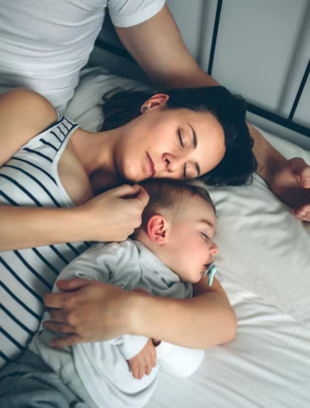 Risks-of-cosleeping-with-baby