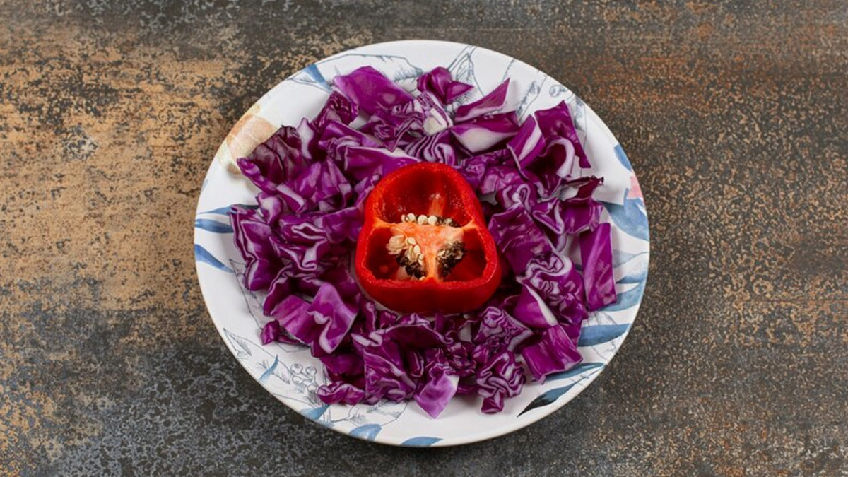 red-leaf-lettuce-salad