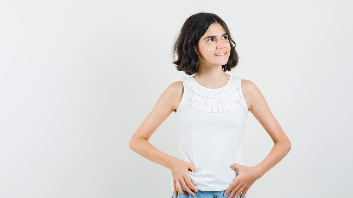 How to Help Your Daughter Be Ready for Her First Period In Hindi