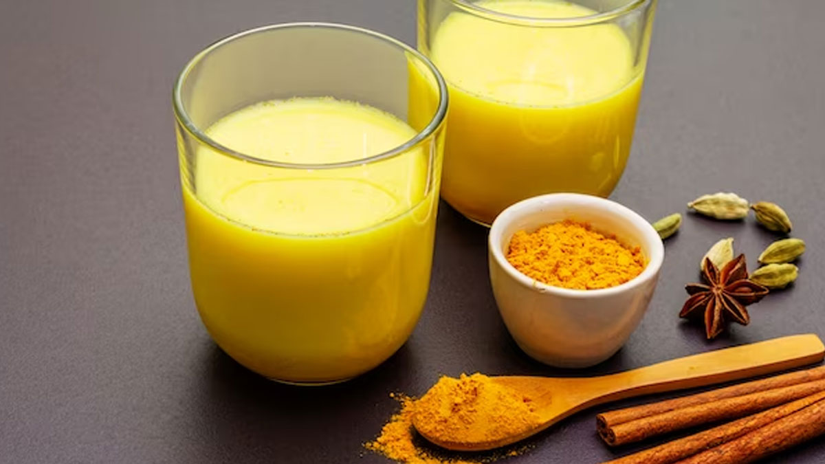 benefits of drinking turmeric milk during period