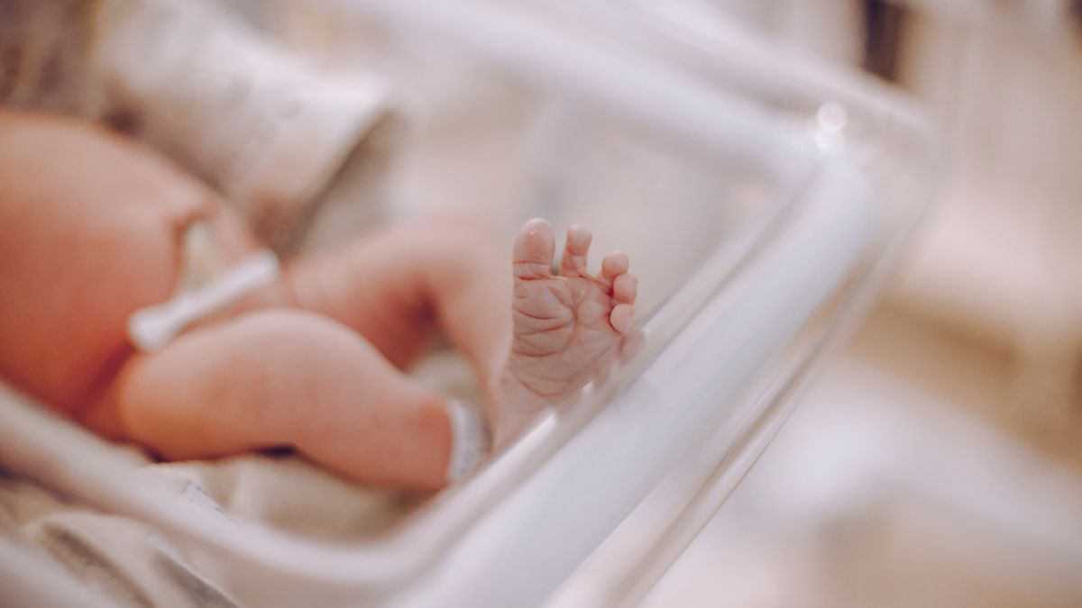 Essential Tips To Care For A Preterm Baby At Home