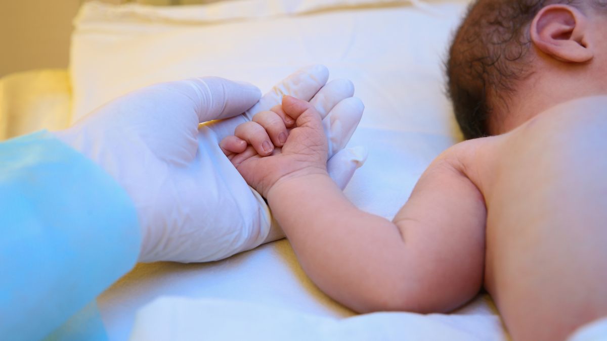 Essential Tips To Care For A Preterm Baby At Home