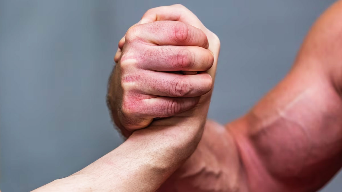 जिम एक्सरसाइज के दौरान आए कलाई में ट्विस्ट को ठीक कैसे करें? | Exercises To Combat Wrist Pain During workout in Gym in Hindi
