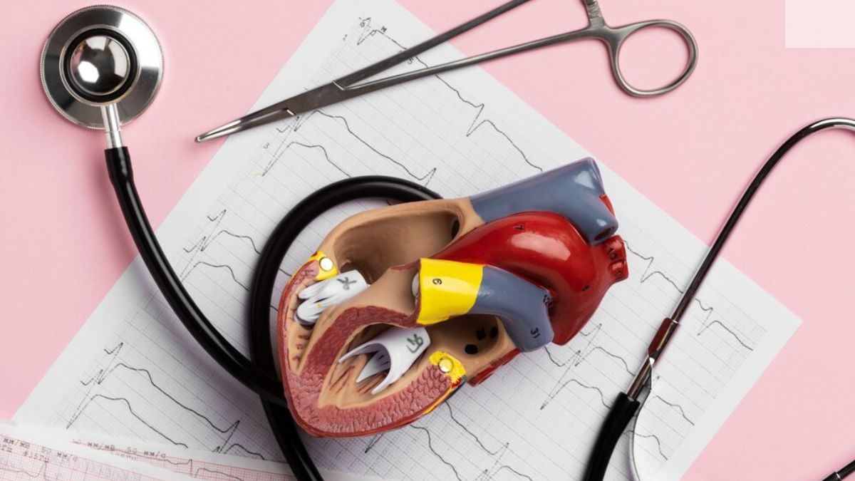 Pomegranate Juice Benefits in High Cholesterol in Hindi