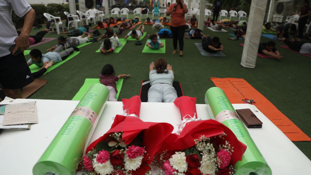 Vasant Kunj Club Hosts International Yoga Day Event With Dr Gaur & Digital Media Partner OnlyMyHealth