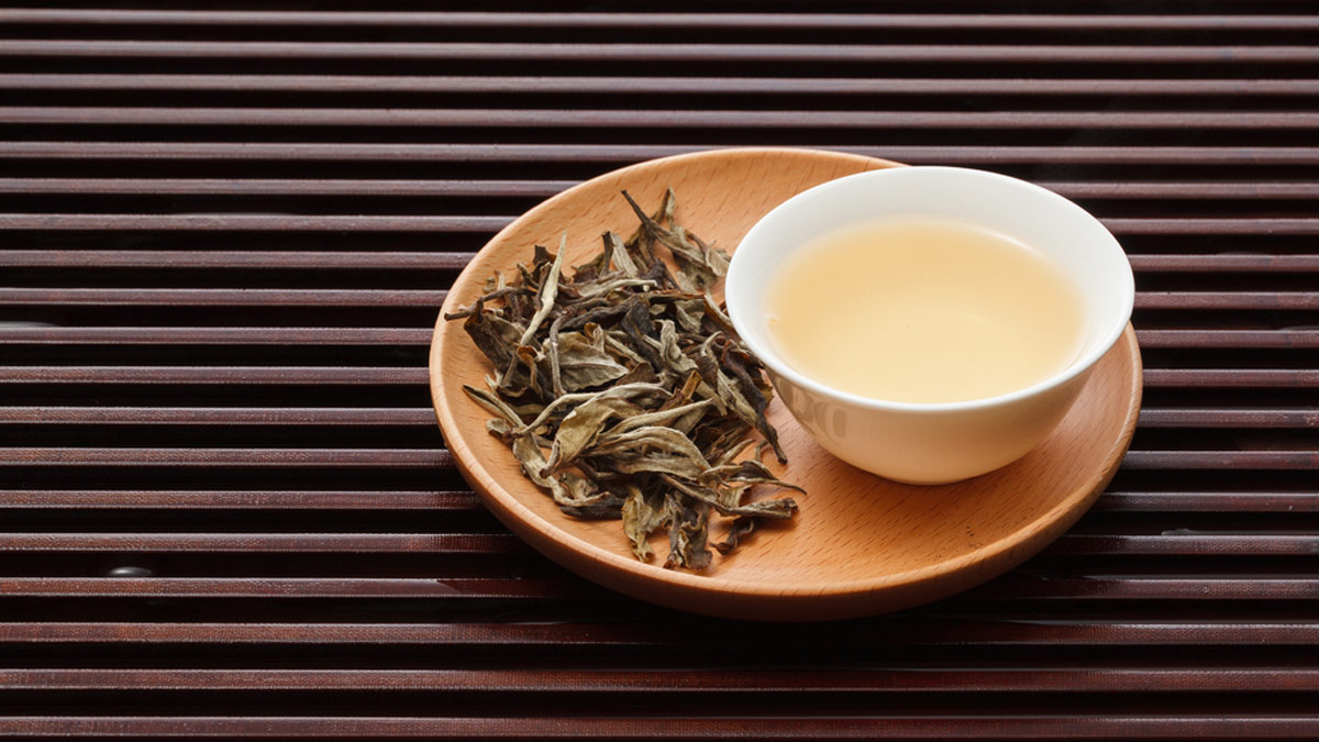 White Tea Vs Green Tea: Expert Shares Which Is Better For Your Health