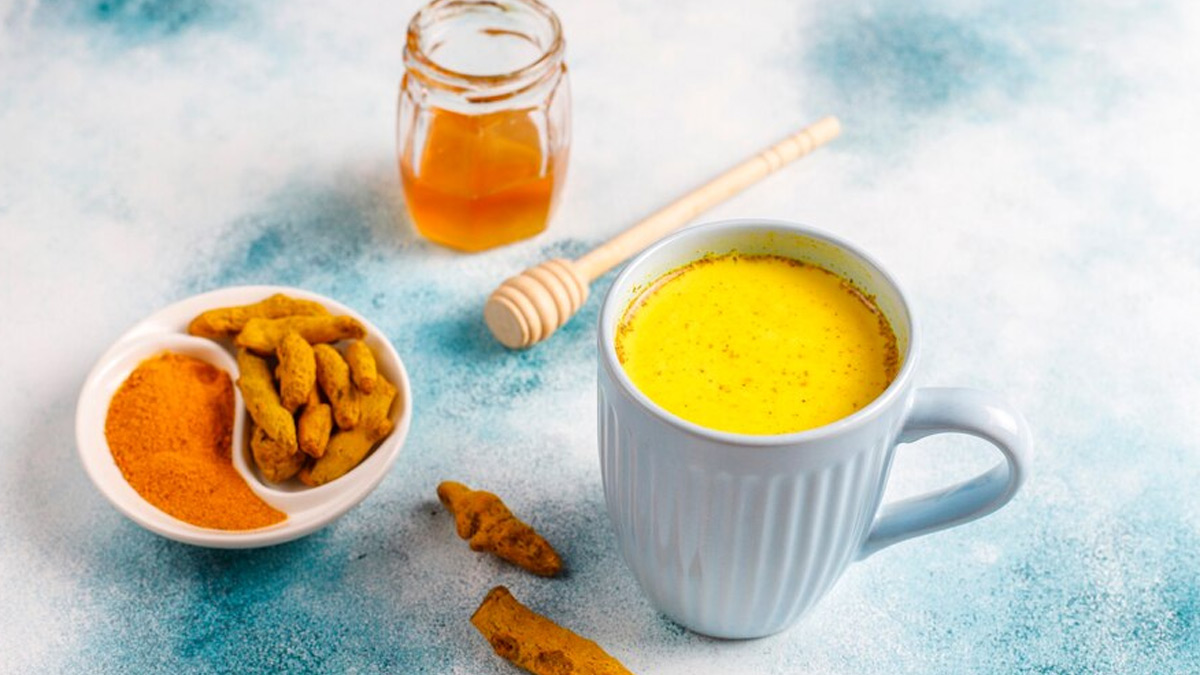 Expert Shares How Turmeric Tea On Empty Stomach Can Help Boost Kidney Health