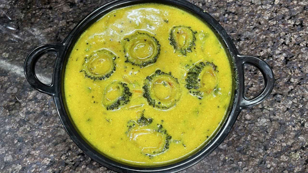 Karele ki kadhi