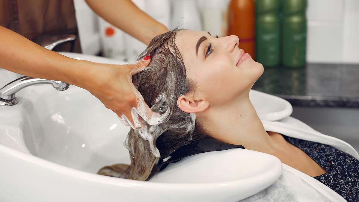 Tips To Prevent Sweaty Scalp In Summer In Hindi