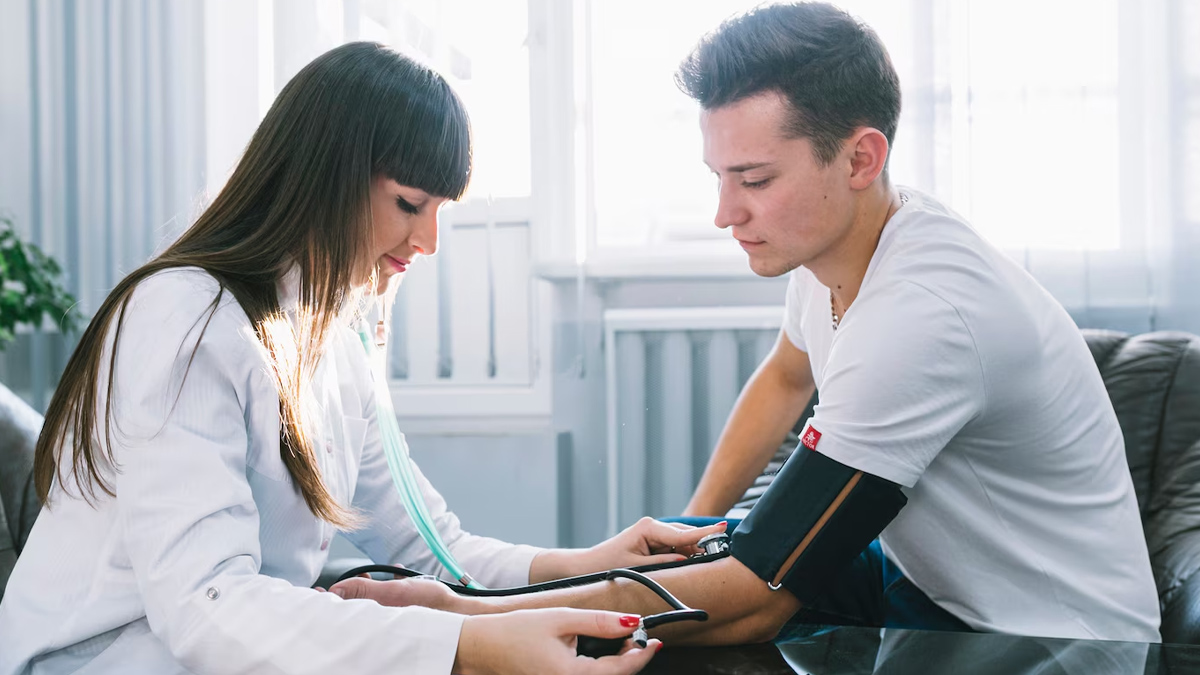 Tips To Make Heart Healthy At Workplace In Hindi