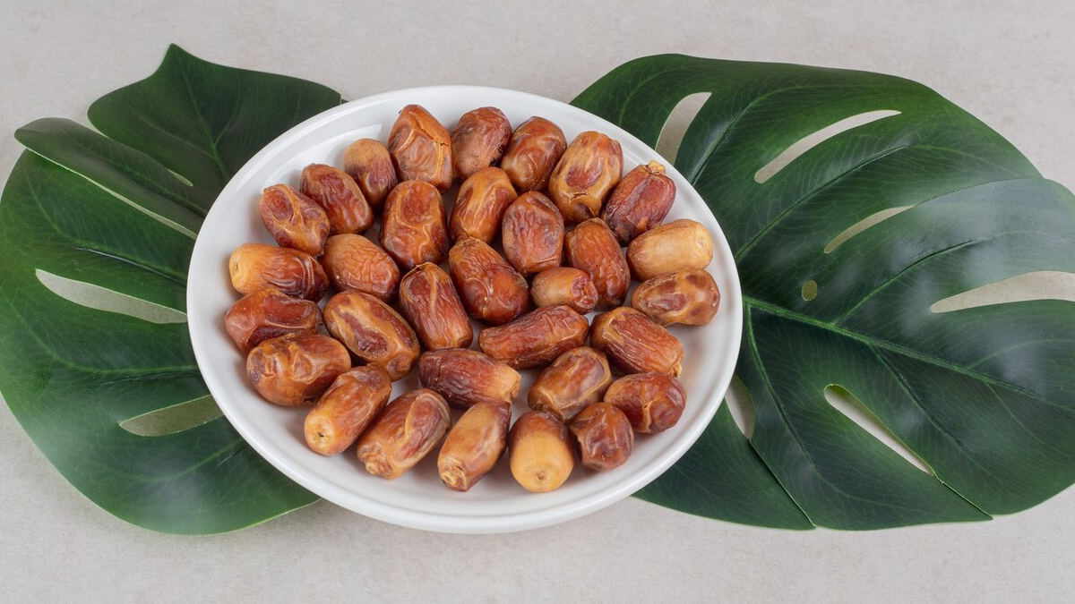dry dates benefits in hindi