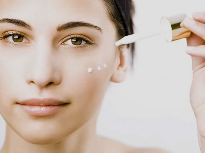 What Are Face Serums? Check Out The Benefits, Types And How to Apply