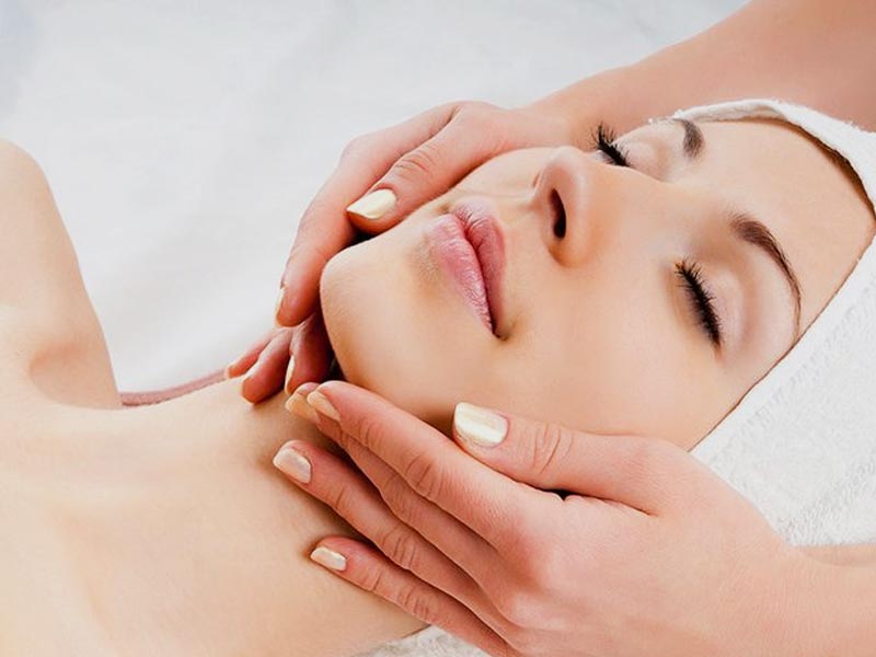 Lymphatic Drainage Massage For Face: Know Tips To Massage For Effective Results