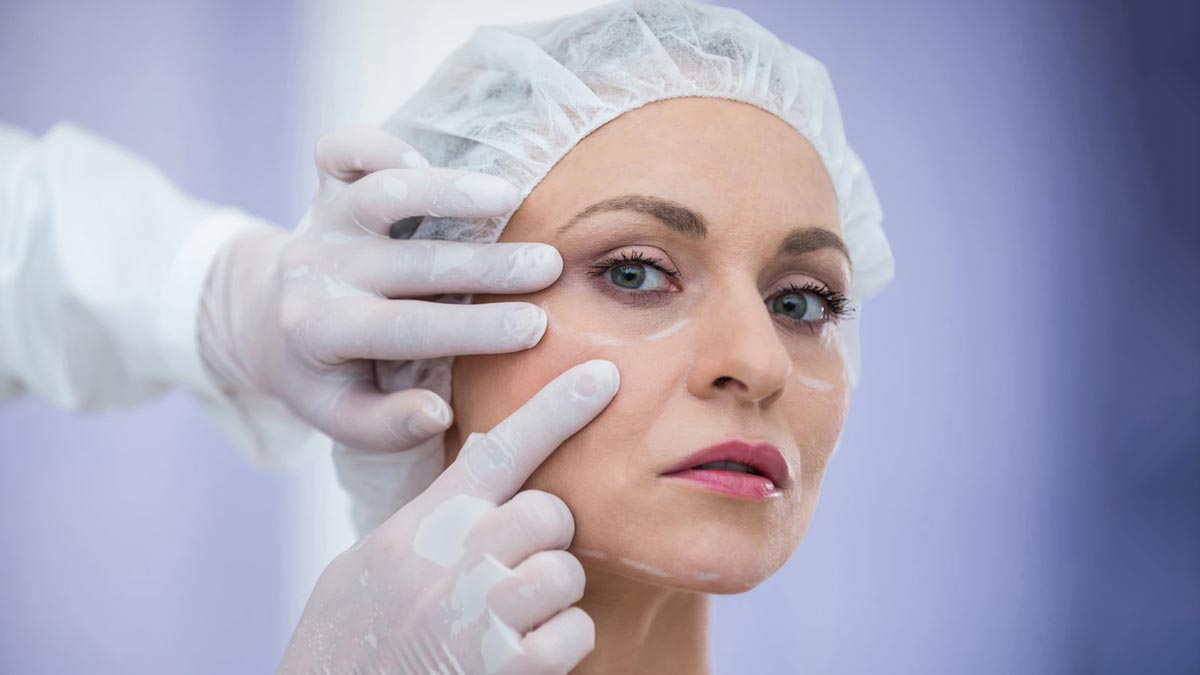6 Risks Of Plastic Surgery Everyone Considering It Should Know About