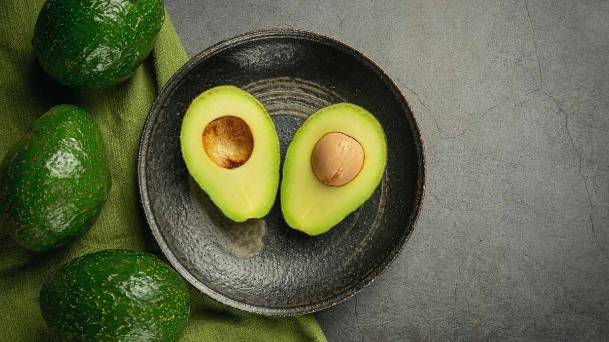 Study Finds Eating An Avocado Daily Can Lower Cholesterol