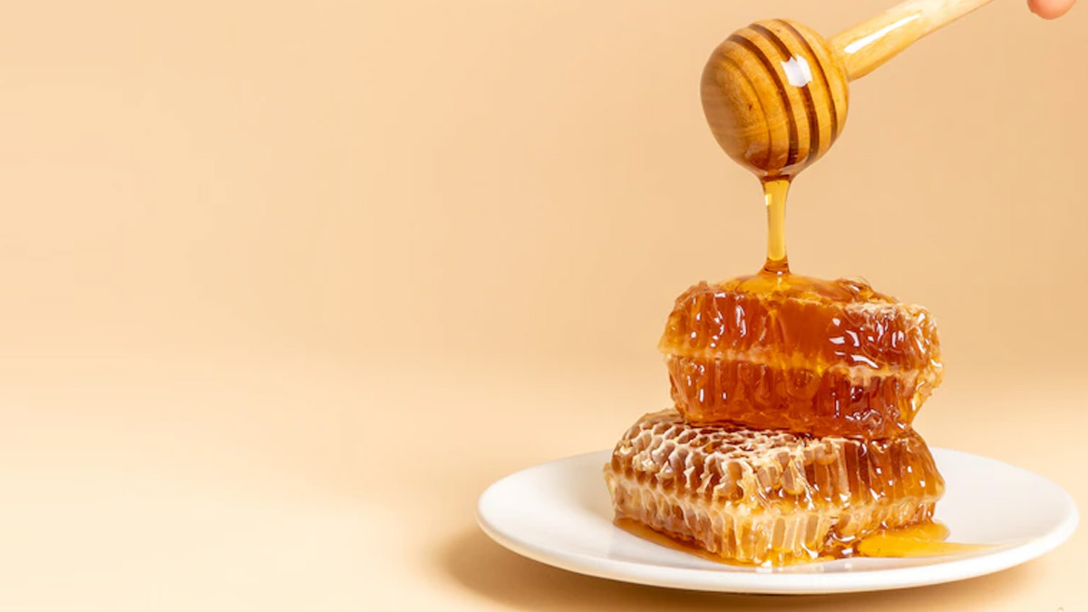 Study Finds Raw Honey Could Help Reduce Blood Sugar &amp; Cholesterol Levels