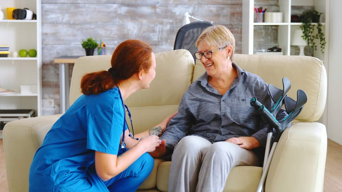 Doctor Suggests 5 Tips Caregivers Of Alzheimer's Patients Should Keep In Mind