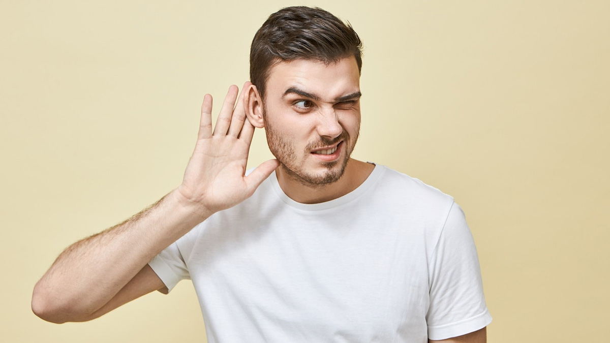 Watch Out For These 5 Early Warning Signs Of Hearing Loss
