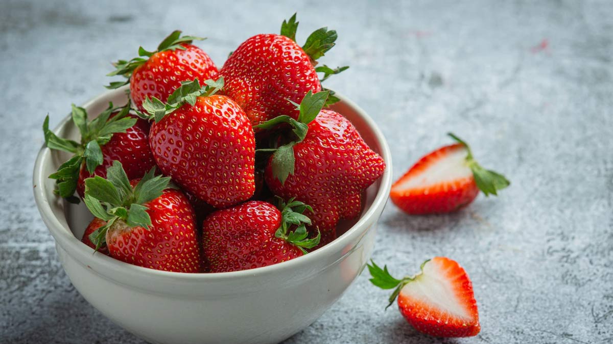 8 Ways Strawberries Are Good For Your Eye Health