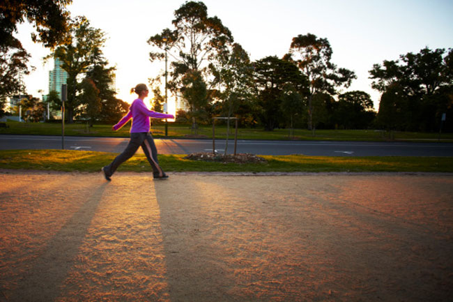 5 minute brisk walk 3 times day for senior smoker