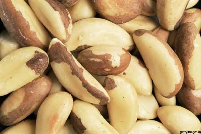 amazing-health-benefits-of-nuts-and-seeds-in-hindi