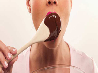 कफ दूर करना चाहते हैं तो खाएं चॉकलेट