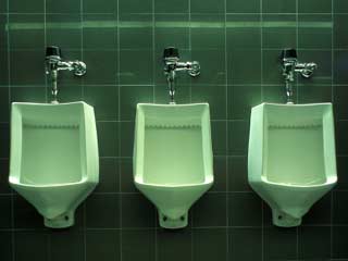 क्या पेशाब रोकने के इस अजीब से फायदे के बारे में जानते हैं आप 