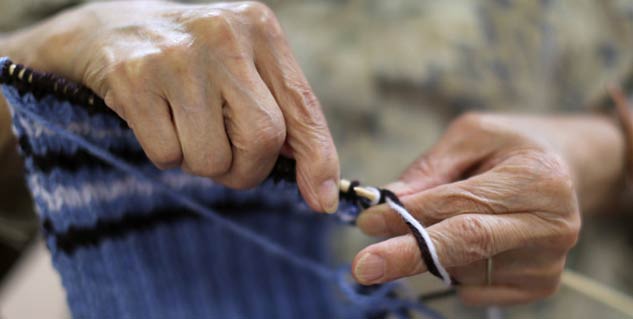 Knitting Sharpens Your Brain in Hindi