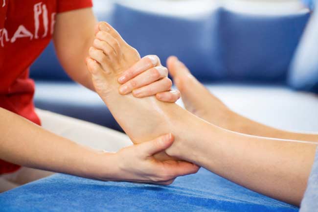 7-tips-to-treat-swollen-feet-in-diabetics