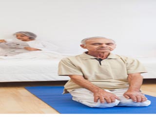 बुर्जुर्गों को अच्छी नींद में मदद करता है मेडिटेशन