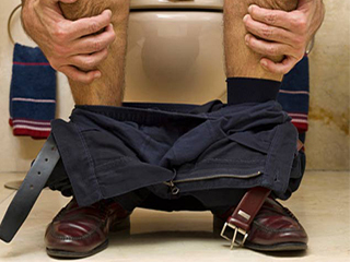 पाइल्स से परेशान हैं तो 5 चीजों से रखें परहेज