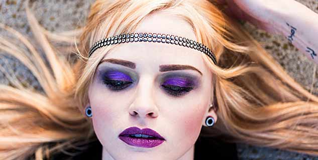 Puple eye makeup