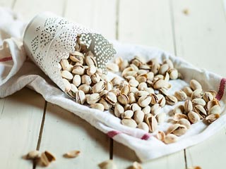  क्या पिस्‍ता का सेवन करने कम होता है वजन 