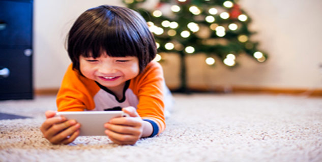 child with smartphone