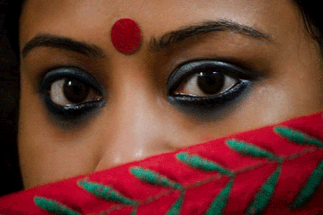 How To Get The Perfect Bengali Eyes With Make Up In Hindi