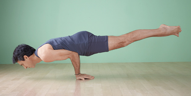 मयूरासन peacock pose in hindi