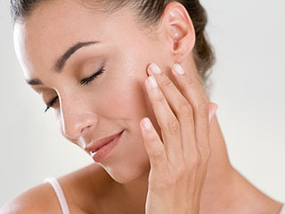 Amazing uses of baby powder for beauty
